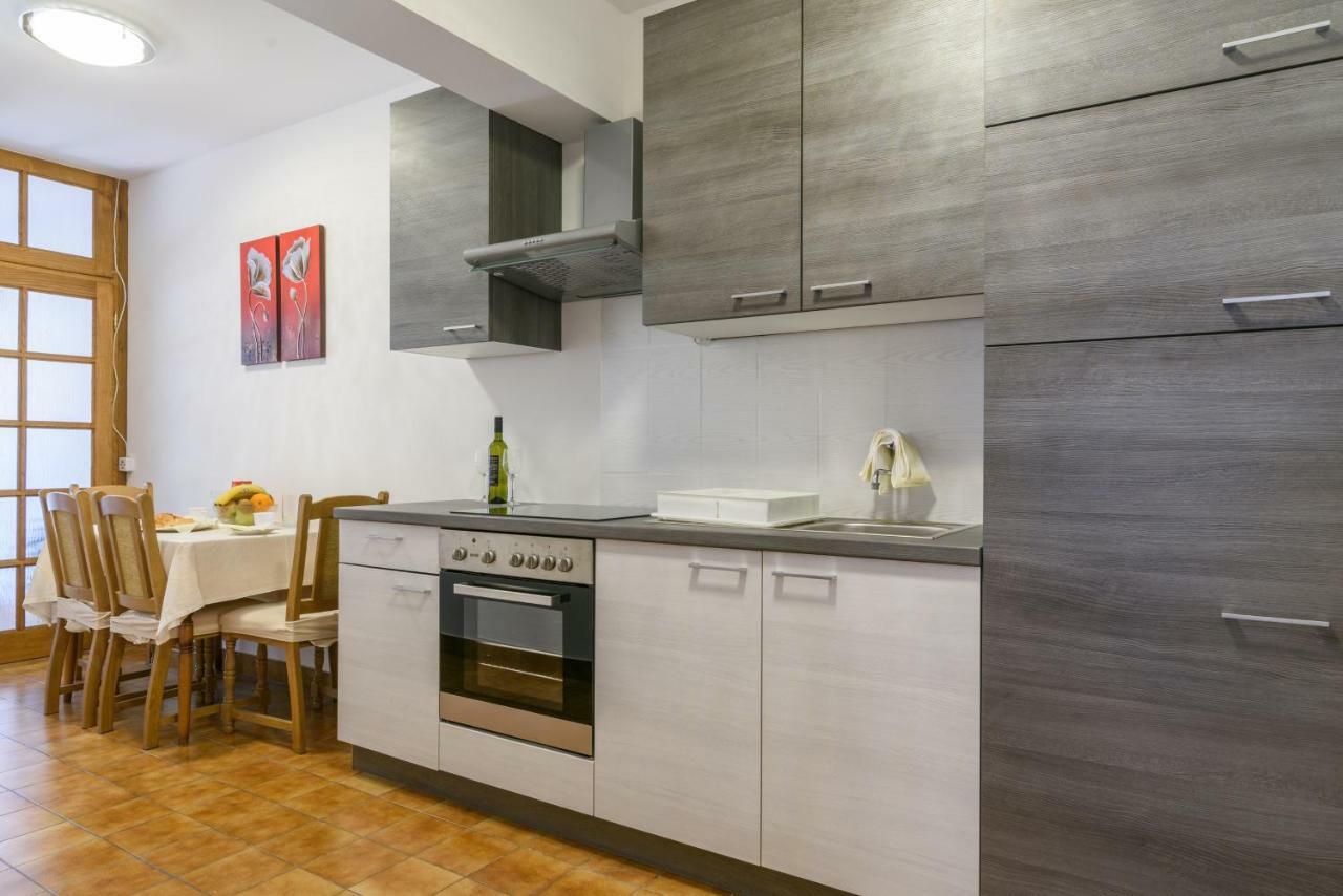 Accommodation Mamut Trogir Buitenkant foto
