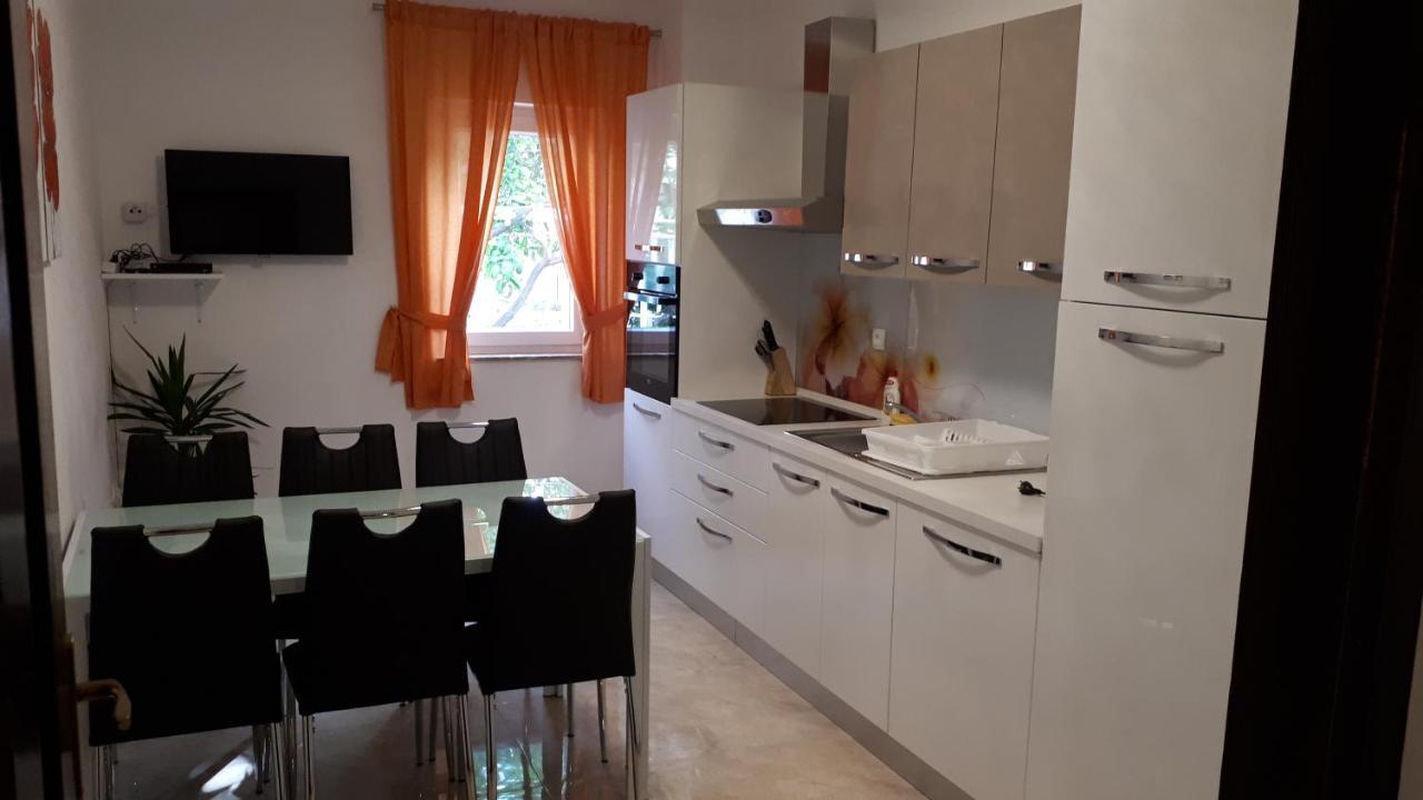 Accommodation Mamut Trogir Buitenkant foto